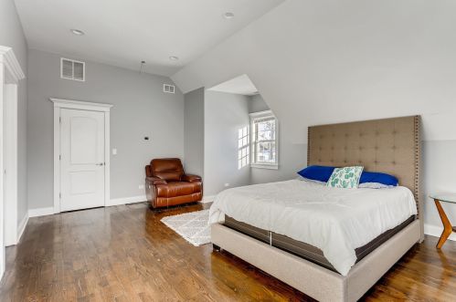 219 9 Ave, Broadview IL 60153-1523 exterior