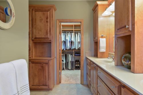 1676 Isabella Pkwy, Chaska MN 55318-3214 exterior