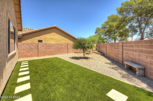 5020 River Fringe Dr, Tucson AZ  85704-1436 exterior