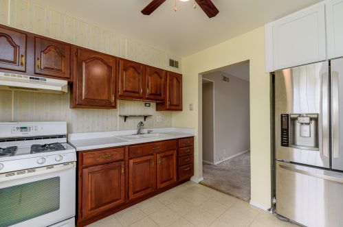 3877 48th St, Milwaukee, WI 53220-2150