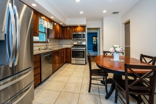 86 Woodbine Ave, Mount Olive NJ 07828-3152 exterior