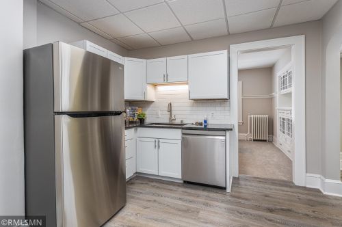 1001 3 St, Saint Paul MN 55112-7300 exterior