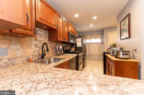 242 Stonebridge Blvd, New Castle DE 19720-6711 exterior