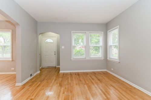 10314 Eberhart Ave, Chicago, IL 60628-2932