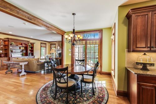 329 Kenmore Ave, Elmhurst IL 60126-3517 exterior