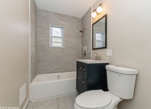 9059 Ellis Ave, Chicago IL 60619-7821 exterior