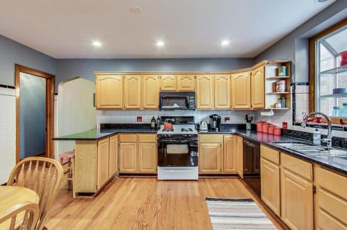 1704 Nordica Ave, Chicago IL 60707-4320 exterior