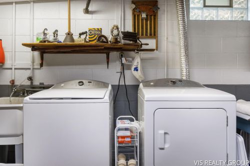 2172 Mary Ave, Meskegon MI 49444-4519 exterior