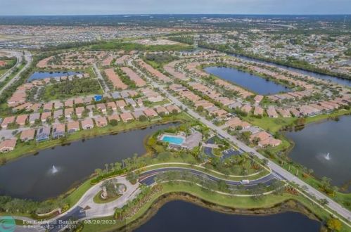 9597 Lindale Trace Blvd, Fort Pierce FL  34987-2439 exterior