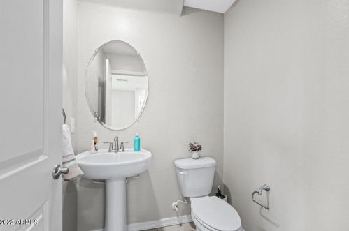 3941 79th Ln, Phoenix AZ  85043 exterior