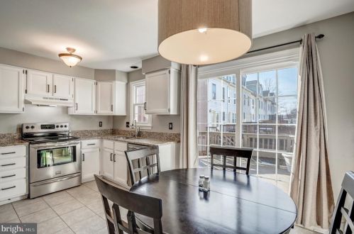 7818 Colonial Springs Blvd, Alexandria VA  22306-2864 exterior