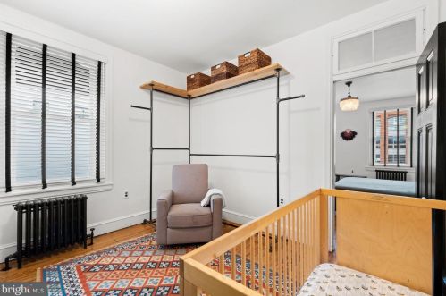 526 Girard Ave, Philadelphia PA 19130-1617 exterior