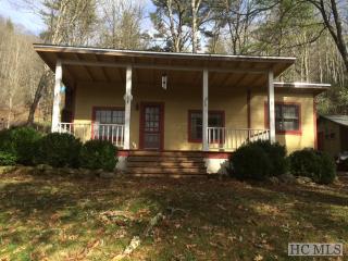 184 Upsy Daisy Ln, Cullowhee, NC 28723-8486