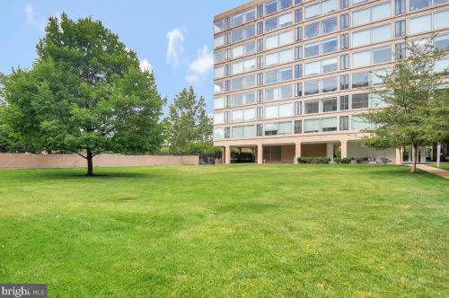 1101 3rd St, Washington DC  20024-4418 exterior