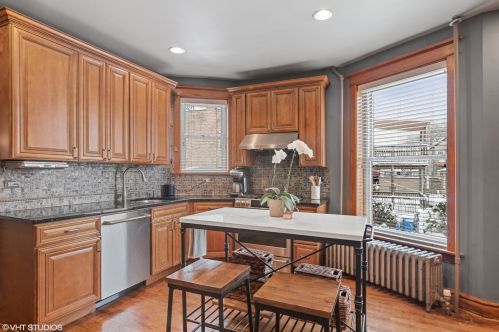 1823 22 Pl, Chicago IL 60608-4004 exterior