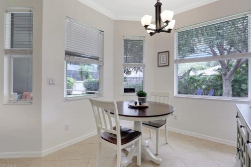 8392 Laurel Lk Blvd, Naples FL 34119-9794 exterior