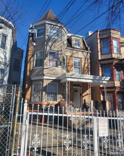 115 3rd Ave, Newark, NJ 07104-2707