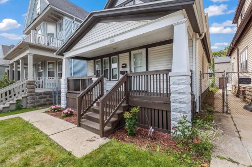 2029 11 St, Milwaukee WI 53204-3827 exterior