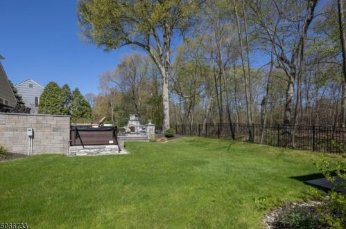 10 Applewood Ln, Morristown NJ 07960-5955 exterior