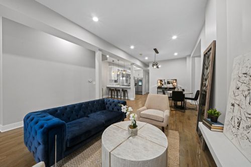 1933 Ohio St, Chicago IL 60624-1047 exterior