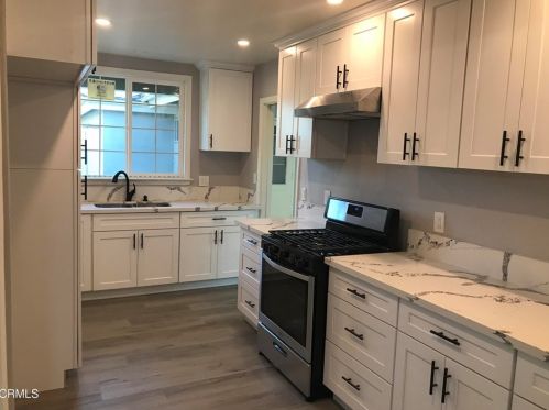 1302 Palm Dr, Oxnard CA 93030-4836 exterior