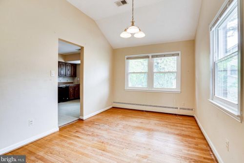 4301 Laurel Rd, Alexandria VA 22309-2520 exterior