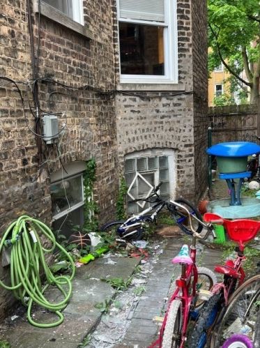 6438 Claremont Ave, Chicago IL 60625-1812 exterior