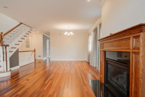 435 37th Pl, Chicago IL 60632-1621 exterior