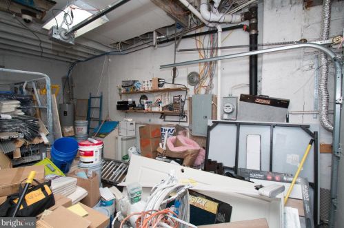 1302 Alder St, Philadelphia PA 19148-4908 exterior