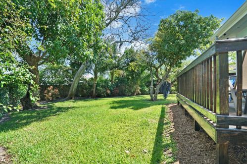 423 3 St, Boca Raton FL 33486-4554 exterior