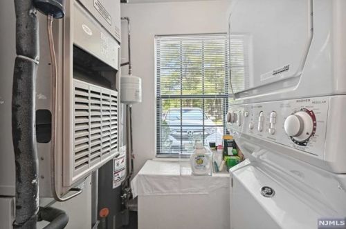 72 Fromm Ct, Mahwah NJ  07430-2958 exterior