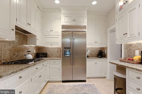 204 Royal St, Alexandria VA  22314-2627 exterior