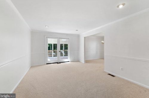 5307 Gln Grn Ct, Alexandria VA 22315-4230 exterior