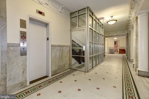 1736 Columbia Rd, Washington DC  20009-2833 exterior