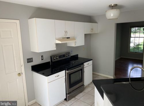 1706 Crossfield Dr, Lancaster PA 17603-6789 exterior