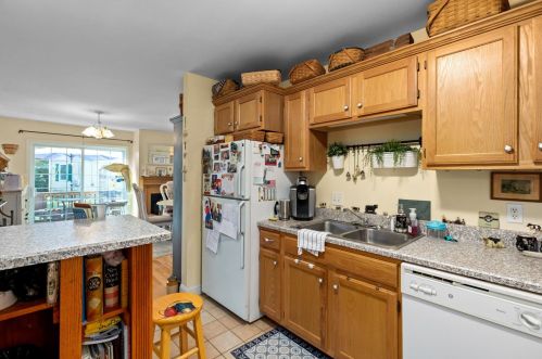 19 Violette Ln, Seabrook NH 03874-4557 exterior