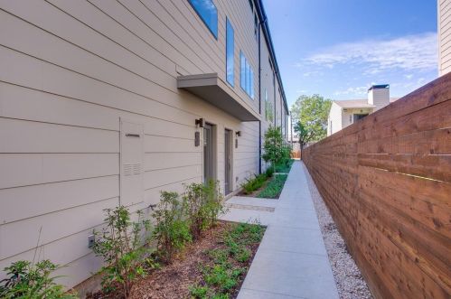 1725 Bennett Ave, Dallas TX  75206-7510 exterior