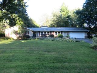 111 Maplewood Dr, Schenectady, NY 12302-4727