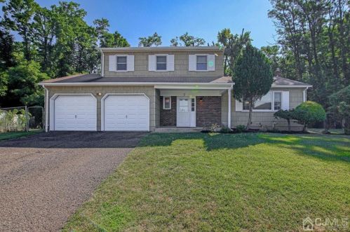 7 Chelsea Ct, Edison, NJ 08820-1644