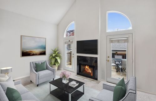 1541 Nelson St, Chicago IL 60657-3028 exterior