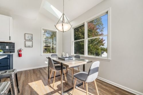 11 Bakley Ter, Town Center NJ  07052-2169 exterior