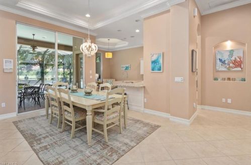 8978 Shenendoah Cir, Naples FL 34113-1670 exterior