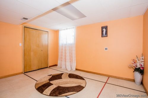 5515 Kildare Ave, Chicago IL 60629-5733 exterior