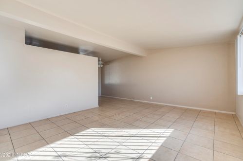 5209 25 St, Tucson AZ 85711-5912 exterior