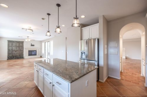 3931 Crst Ln, Phoenix AZ 85027-1602 exterior