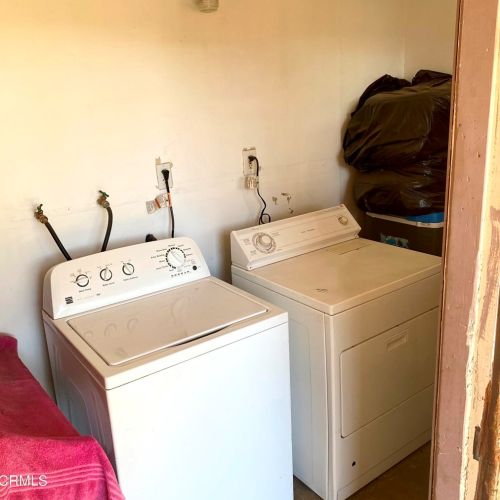 372 H St, Oxnard CA 93030-4824 exterior