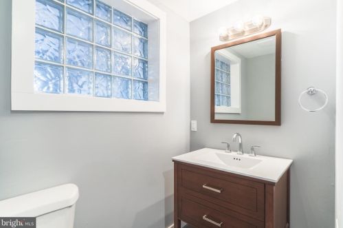 2527 Front St, Philadelphia PA 19133-4005 exterior