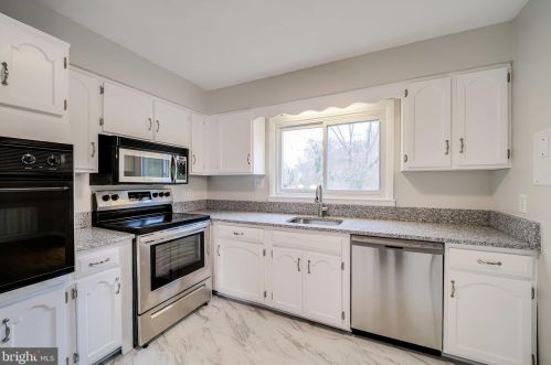 4110 Duvawn St, Alexandria VA 22310-2022 exterior