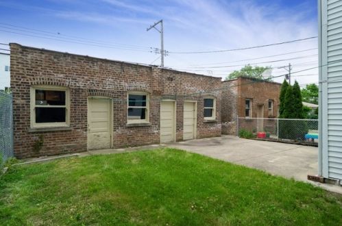 5418 Artesian Ave, Chicago IL 60625-2202 exterior