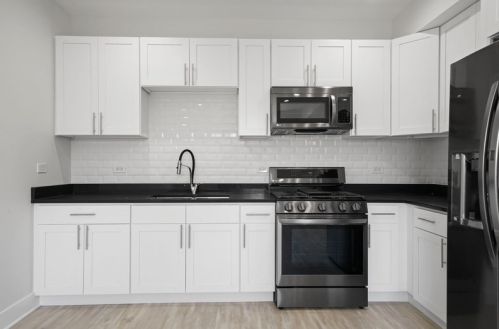 323 Homan Ave, Chicago IL 60655-3509 exterior